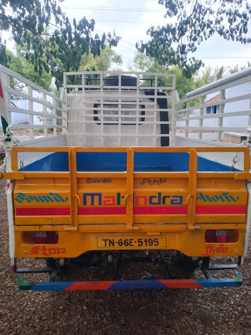 Mahindra Maximo