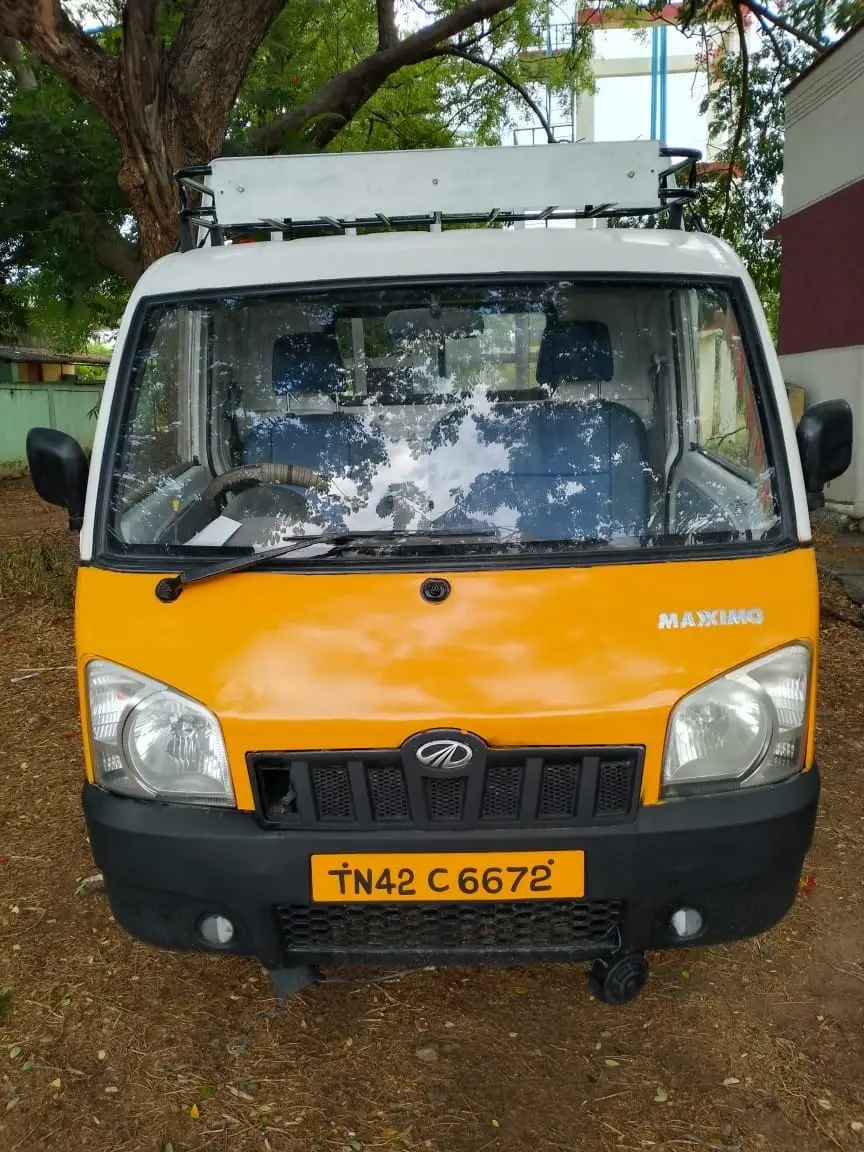 Mahindra Maximo