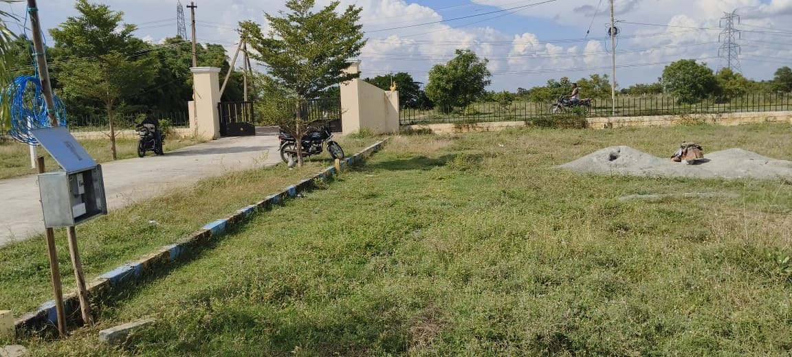 LAKE VIEW PREMIUM VILLA PLOTS